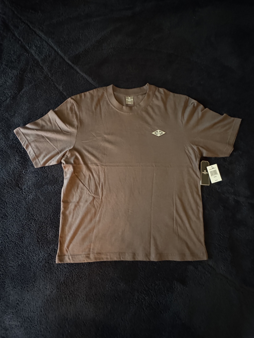 Saints Studios Mens "Chocolate" Knit Crew Neck. Short Sleeve T Shirt. Size M